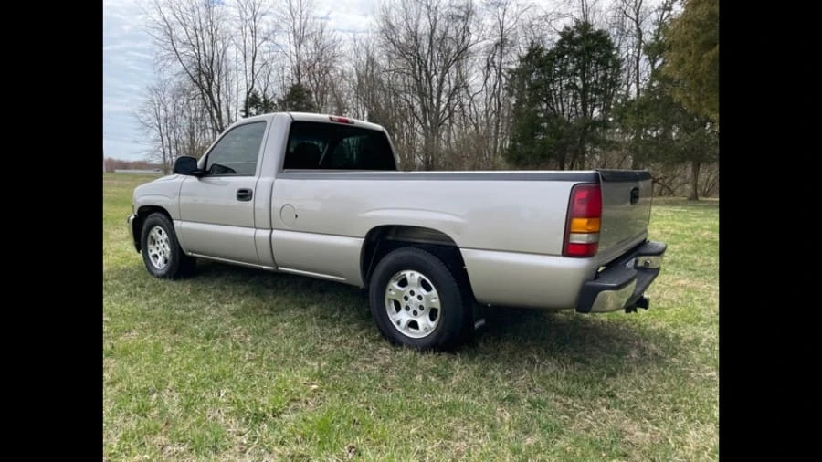 2006 GMC Sierra 2nd Gen - Image 3 of 7