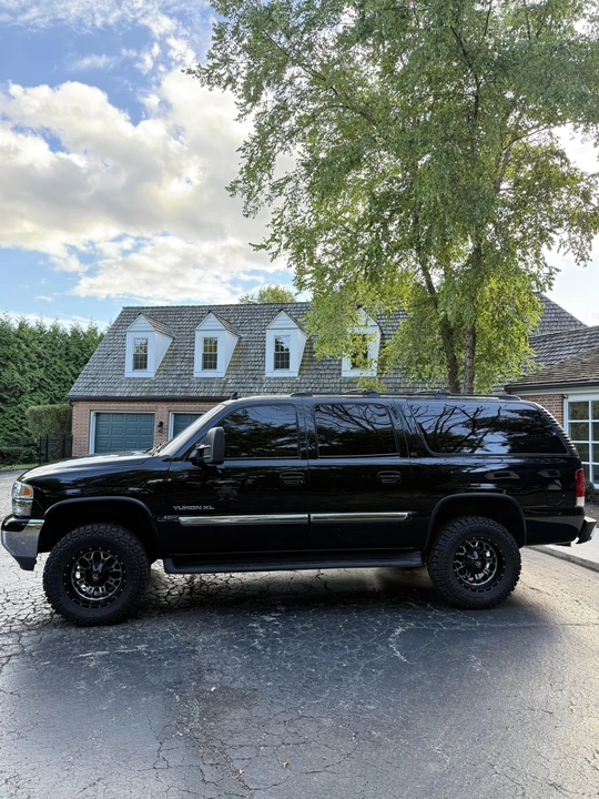 2006 GMC Yukon 2nd Gen - Image 2 of 31
