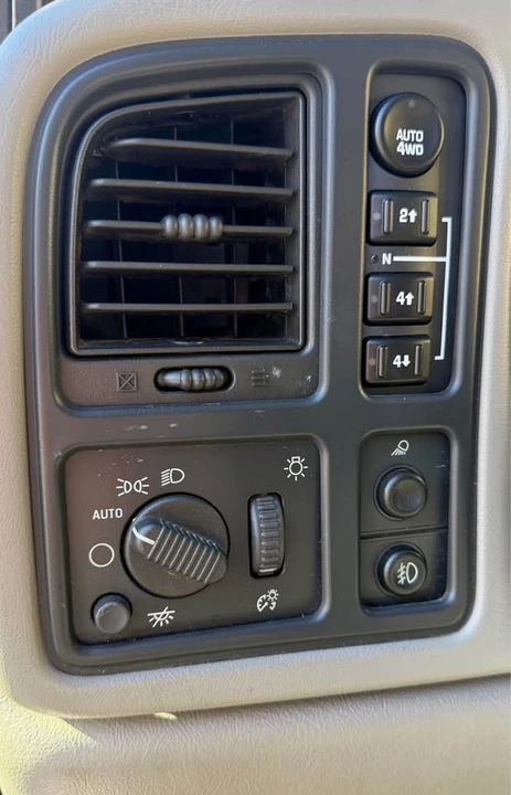 2006 GMC Sierra 1st Gen - Image 11 of 18