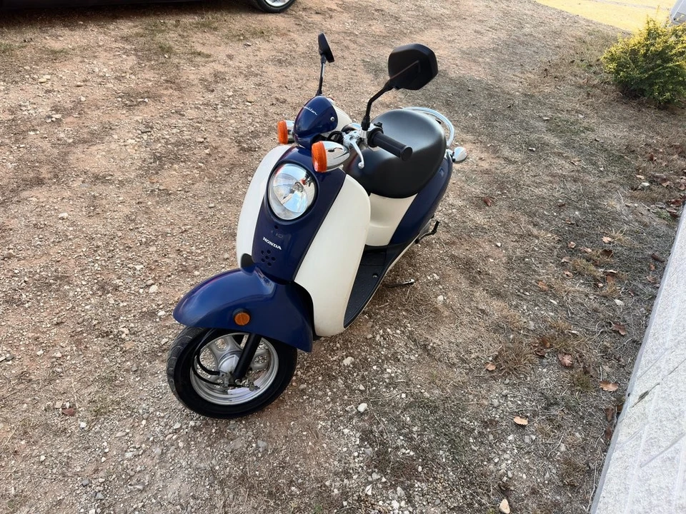 2006 Honda Mopeds - Image 2 of 12