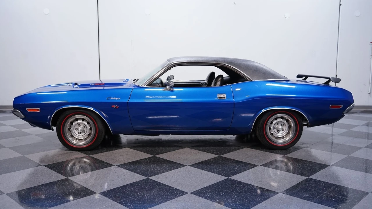 2006 Dodge Challenger - Image 2 of 12
