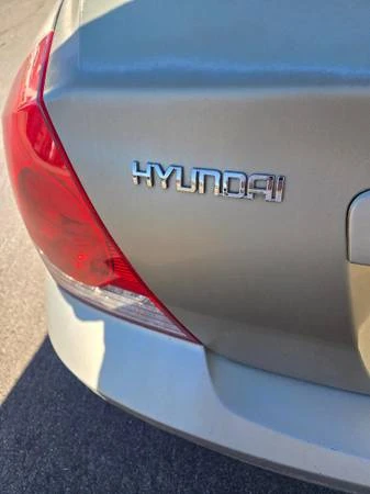 2006 Hyundai Elantra - Image 11 of 12
