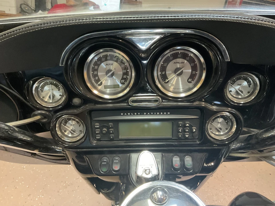 2006 Harley-Davidson CVO - Image 15 of 31