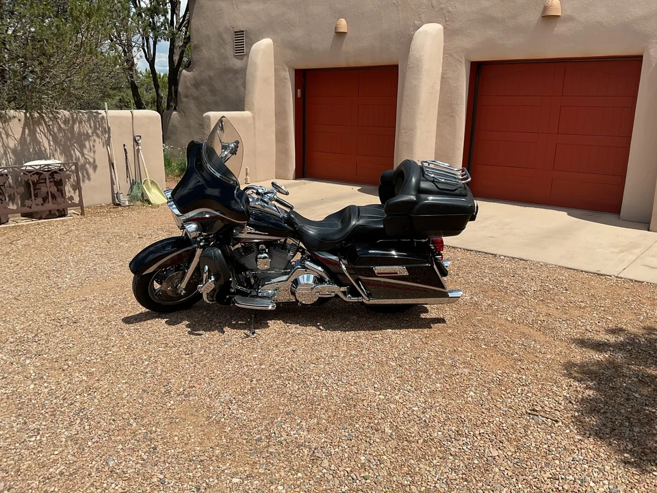 2006 Harley-Davidson CVO - Image 2 of 31