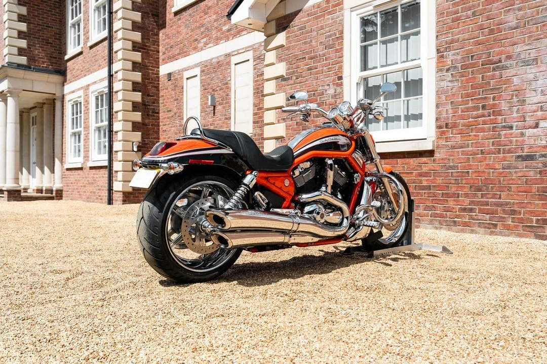 2006 Harley-Davidson V-Rod - Image 9 of 30