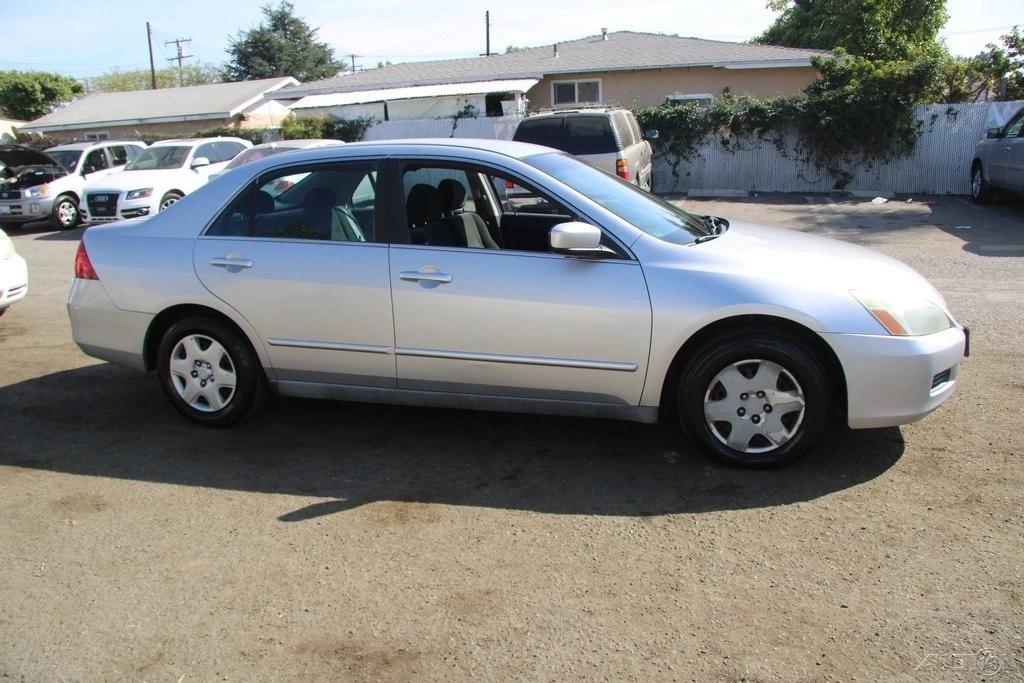 2006 Honda Accord 7th Gen - Image 9 of 21