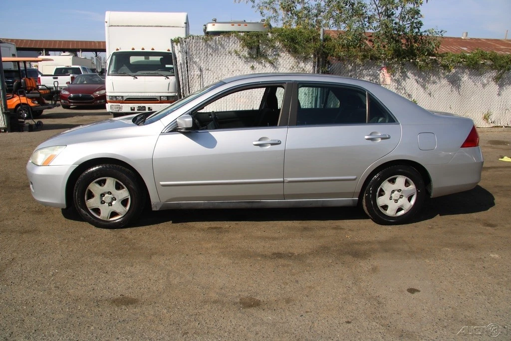 2006 Honda Accord 7th Gen - Image 3 of 21