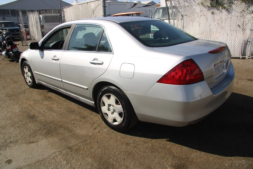 2006 Honda Accord 7th Gen - Image 5 of 21