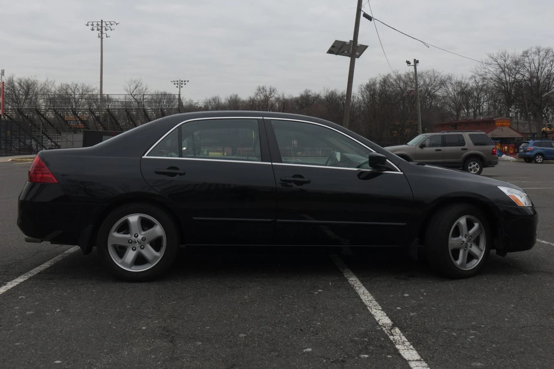 2006 Honda Accord 7th Gen - Image 3 of 31