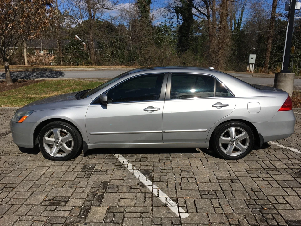 2006 Honda Accord 7th Gen - Image 7 of 31