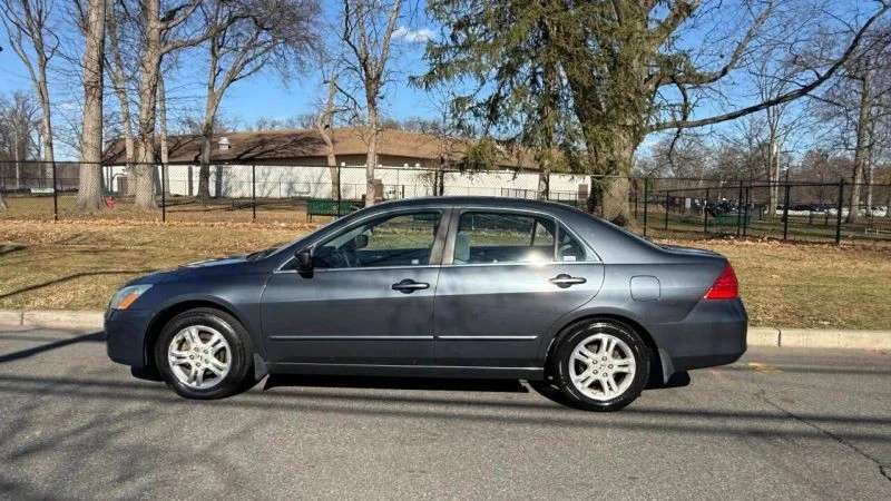 2006 Honda Accord 7th Gen - Image 2 of 9