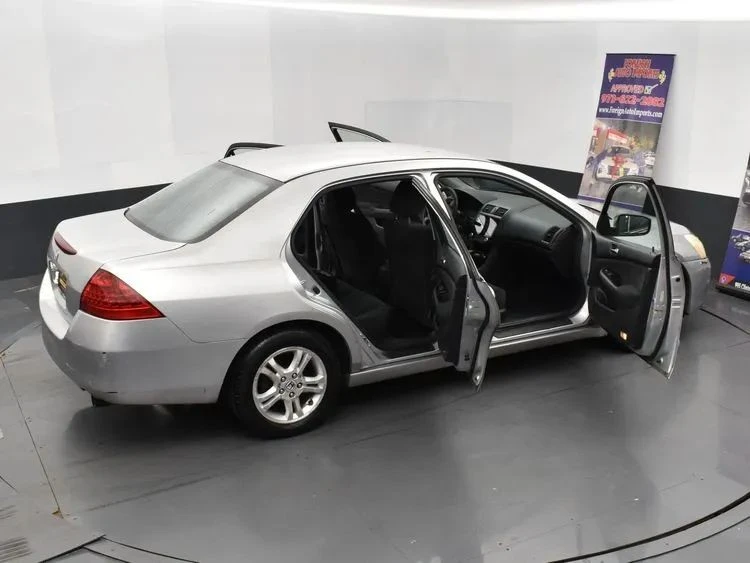 2006 Honda Accord 7th Gen - Image 6 of 12