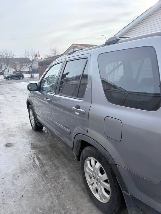 2006 Honda CR-V 2nd Gen - Image 2 of 5