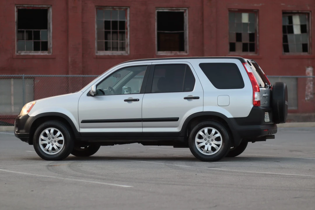 2006 Honda CR-V 2nd Gen - Image 24 of 31