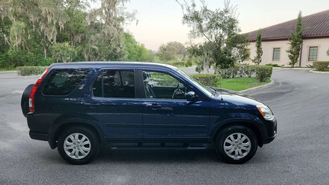 2006 Honda CR-V 2nd Gen - Image 11 of 31
