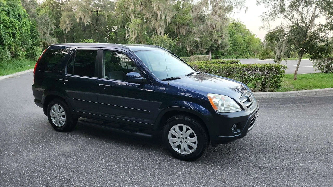 2006 Honda CR-V 2nd Gen - Image 10 of 31