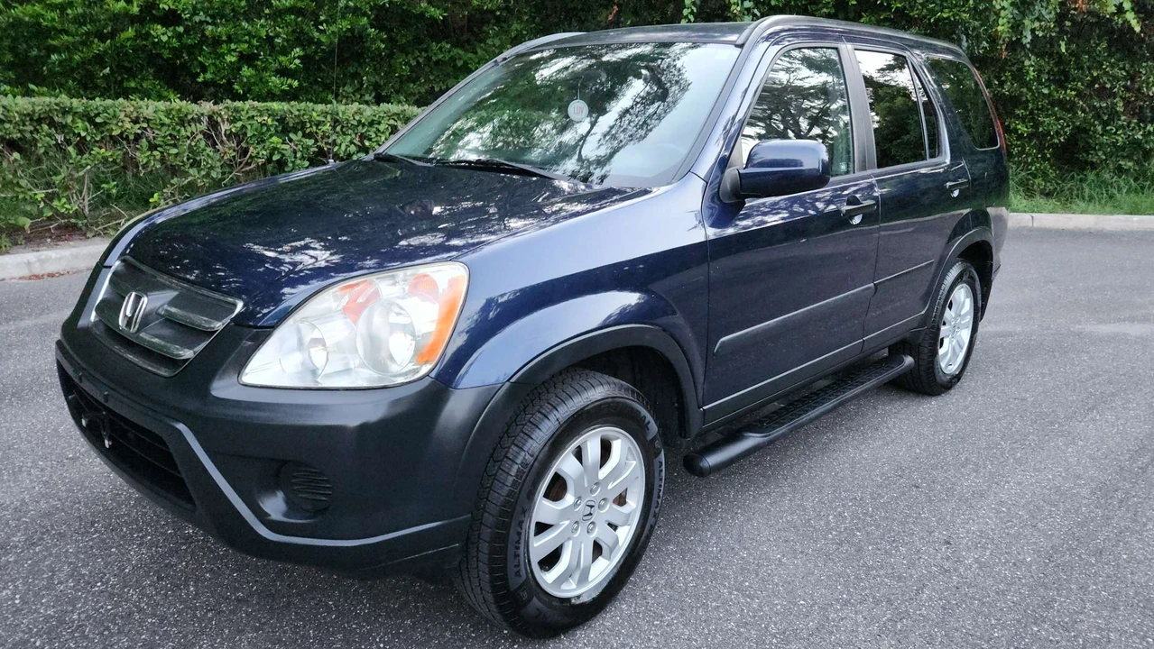 2006 Honda CR-V 2nd Gen - Image 2 of 31