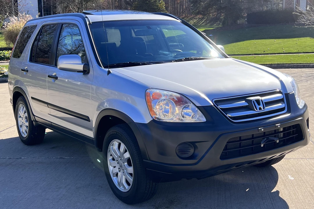 2006 Honda CR-V 2nd Gen - Image 2 of 5