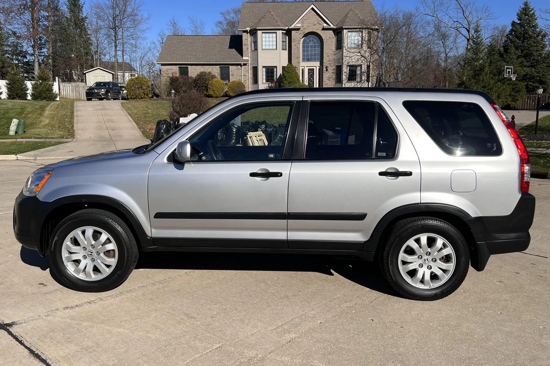 2006 Honda CR-V 2nd Gen - Image 3 of 5