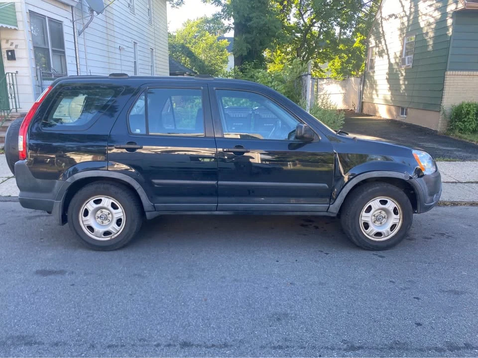 2006 Honda CR-V 2nd Gen - Image 2 of 4