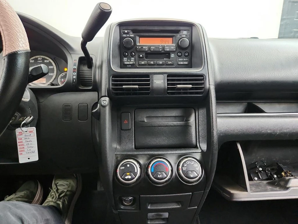 2006 Honda CR-V 2nd Gen - Image 16 of 21