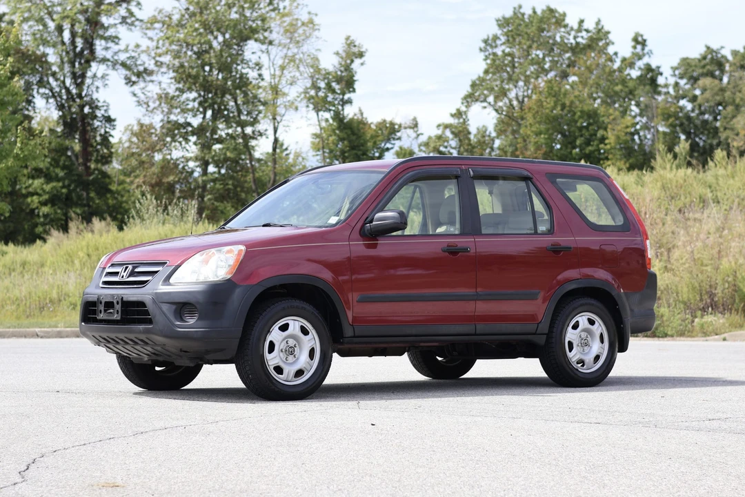 2006 Honda CR-V 2nd Gen - Image 2 of 31