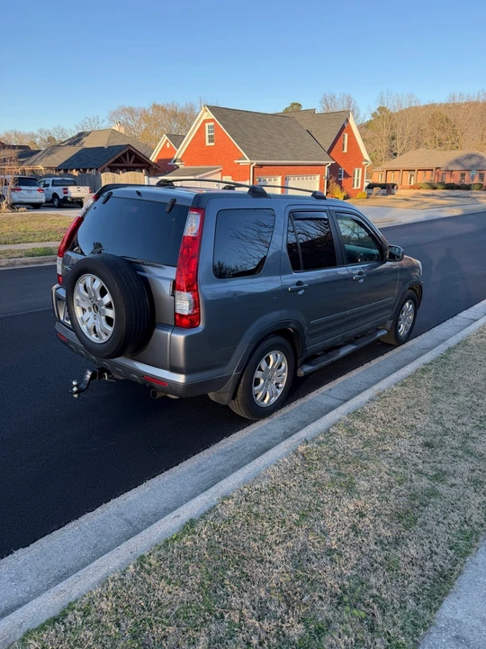 2006 Honda CR-V 2nd Gen - Image 3 of 10