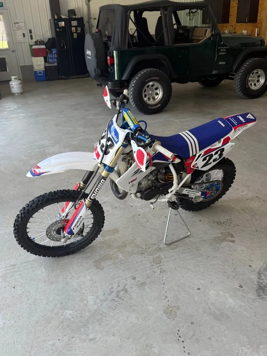 2006 Honda CR - Image 4 of 8