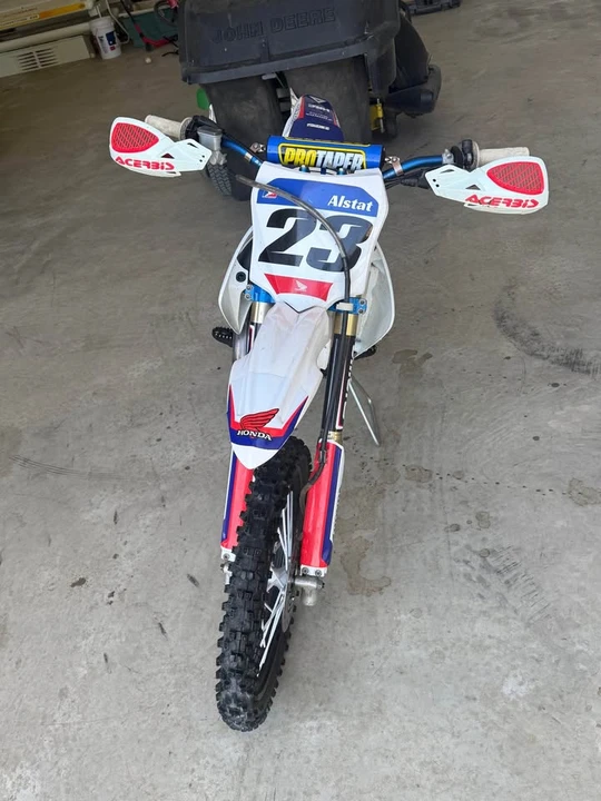 2006 Honda CR - Image 3 of 8