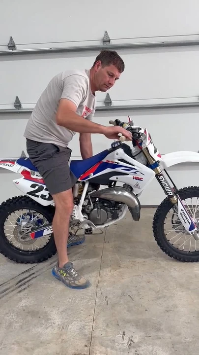 2006 Honda CR - Image 8 of 8