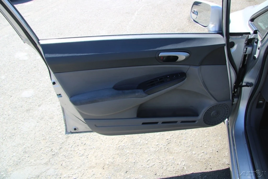 2006 Honda Civic 8th Gen - Image 13 of 21