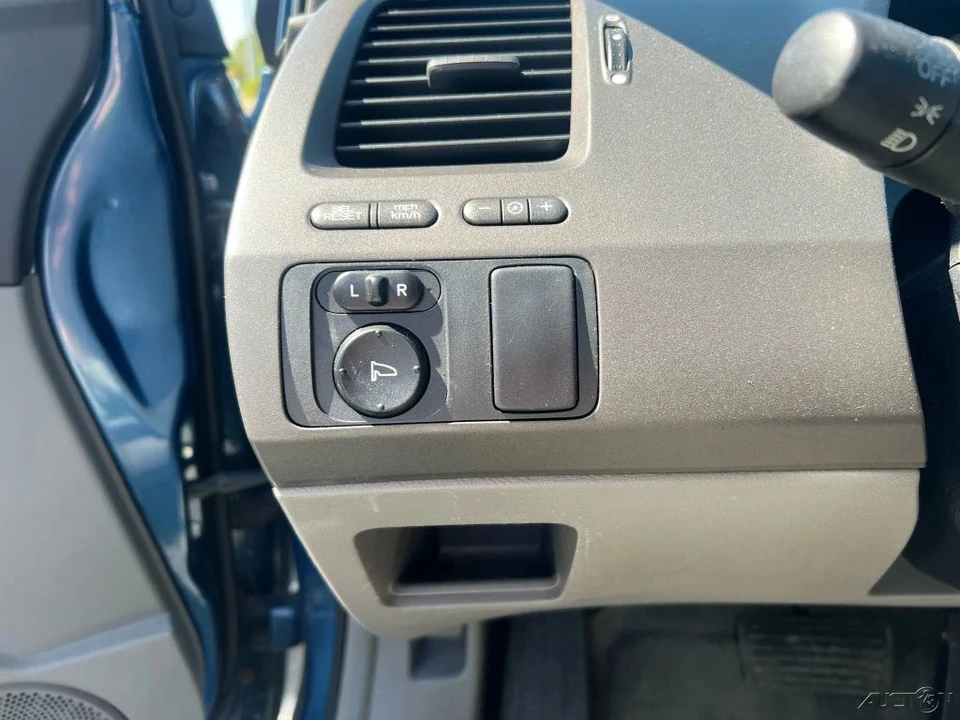 2006 Honda Civic 8th Gen - Image 16 of 21