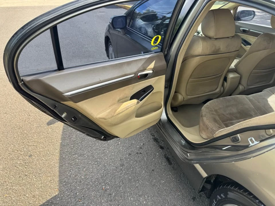 2006 Honda Civic 8th Gen - Image 9 of 13
