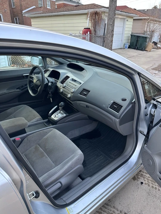 2006 Honda Civic 8th Gen - Image 9 of 17