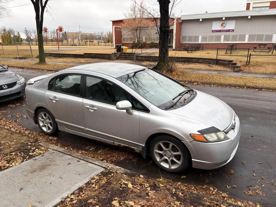 2006 Honda Civic 8th Gen - Image 2 of 10