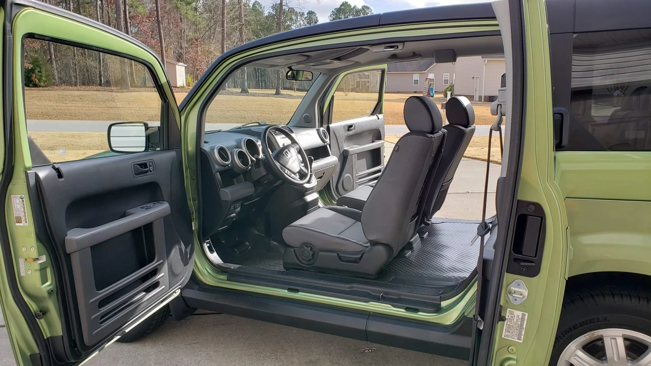 2006 Honda Element - Image 19 of 31