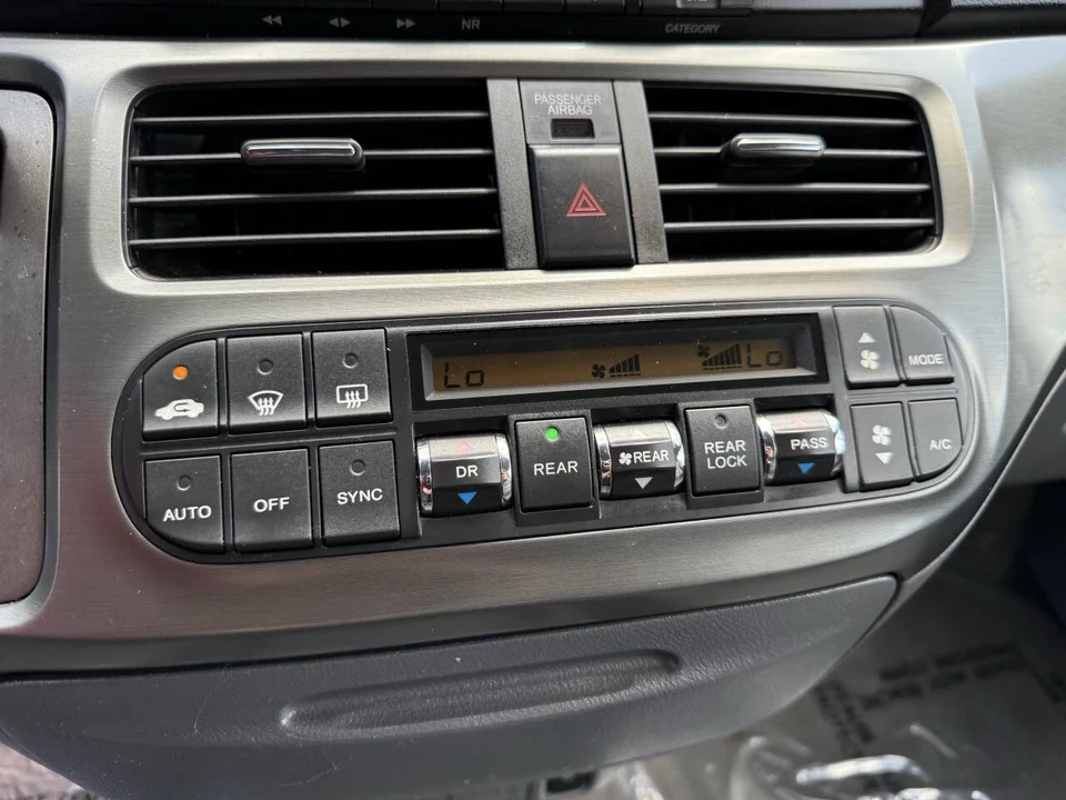 2006 Honda Odyssey - Image 16 of 21