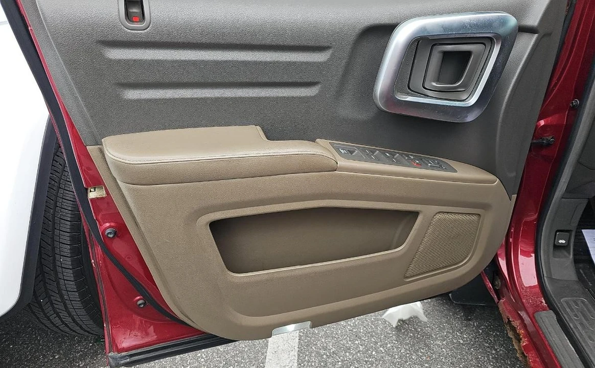 2006 Honda Ridgeline 1st Gen - Image 9 of 13