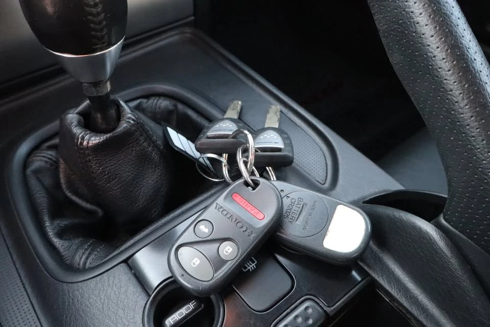 2006 Honda AP2 S2000 - Image 2 of 12