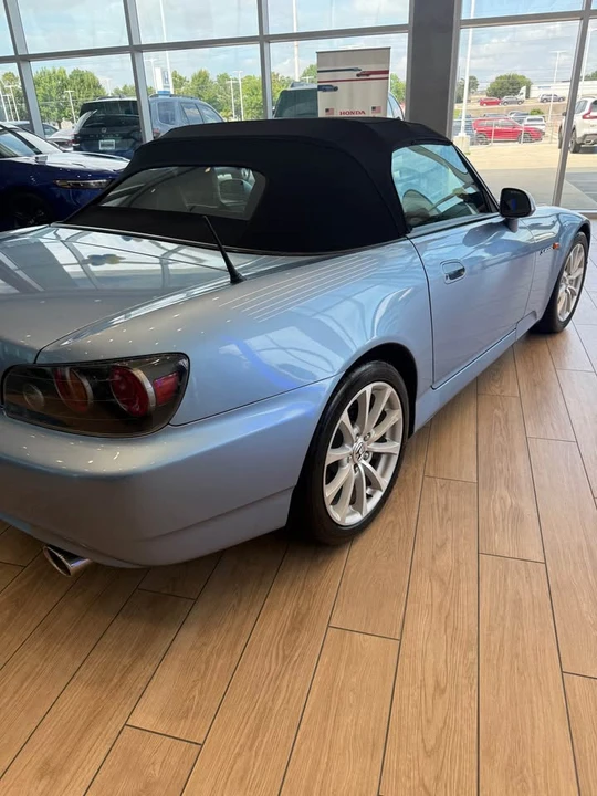 2006 Honda AP2 S2000 - Image 2 of 8