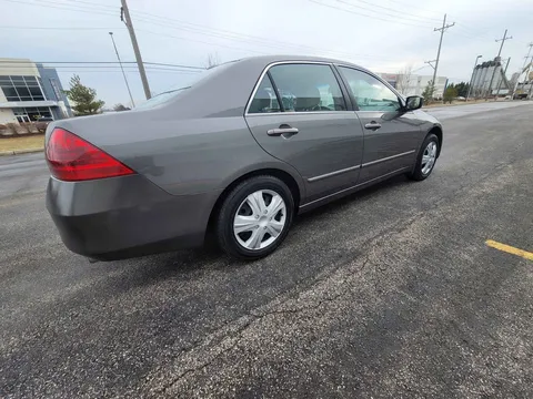 2006 Honda Accord 7th Gen - Image 3 of 9