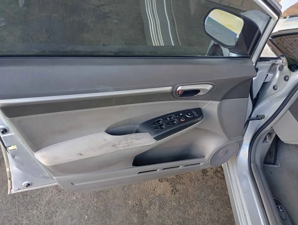 2006 Honda Civic 8th Gen - Image 16 of 20