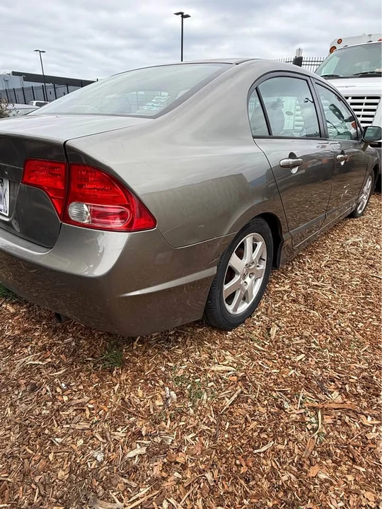 2006 Honda Civic 8th Gen - Image 3 of 4