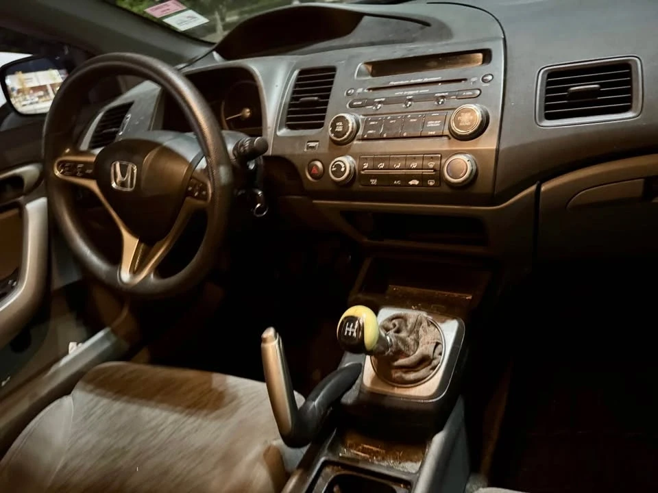 2006 Honda Civic 8th Gen - Image 8 of 12