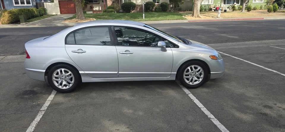 2006 Honda Civic 8th Gen - Image 2 of 12