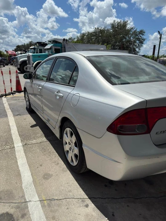 2006 Honda Civic 8th Gen - Image 8 of 9