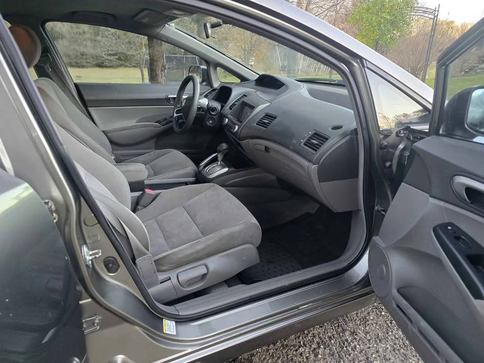 2006 Honda Civic 8th Gen - Image 9 of 12
