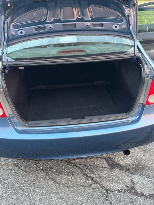 2006 Honda Civic 8th Gen - Image 9 of 17