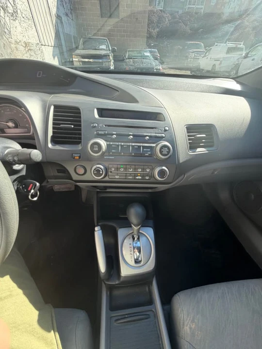 2006 Honda Civic 8th Gen - Image 8 of 12