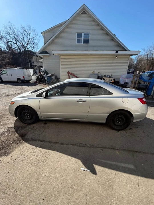 2006 Honda Civic 8th Gen - Image 2 of 12